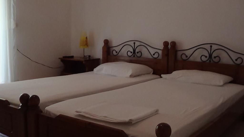 Mouroukis Rooms Лутра Едипсу Стая снимка