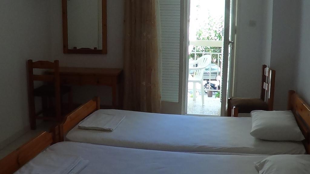 Mouroukis Rooms Лутра Едипсу Стая снимка
